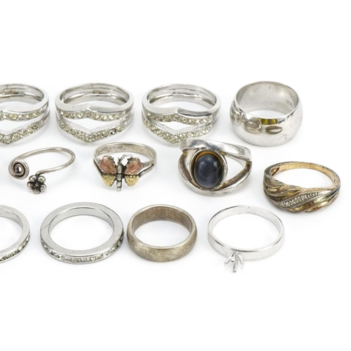 1551 - Silver and white metal jewellery comprising eighteen rings, two necklaces and a pendant, total 98.6g