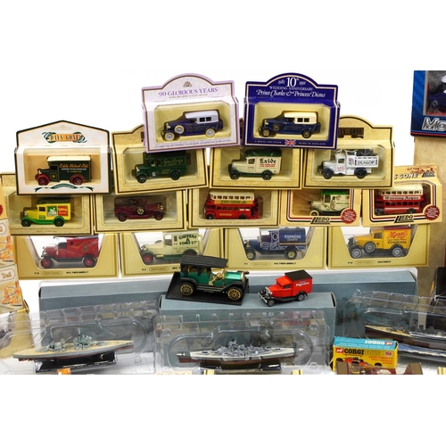 320 - Collection of diecast advertising collector's vehicles and boats with boxes including Days Gone, Mai... 