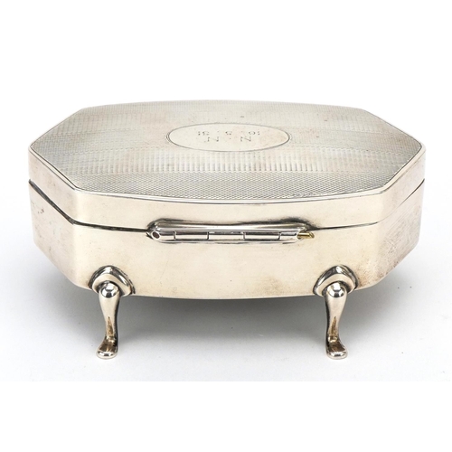 163 - George V silver jewel box with hinged lid and engine turned decoration, Birmingham 1926, 4.5cm H x 1... 