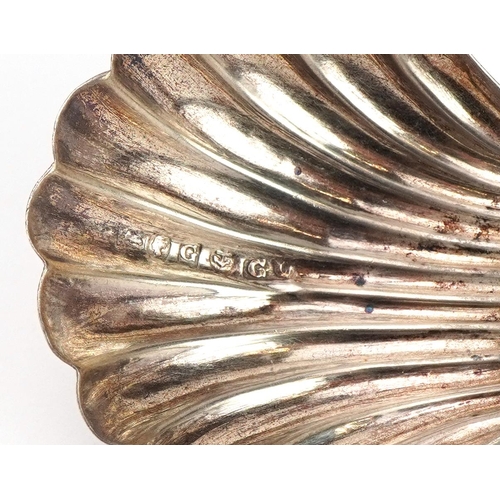 180 - George Unite, Victorian silver shell shaped caddy spoon, Birmingham 1855, 8.5cm in length, 8.6g