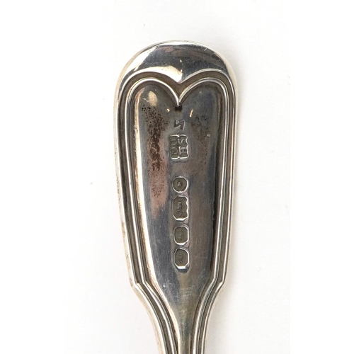 186 - Three Georgian and later silver mustard spoons, the largest 13.5cm in length, total 53.0g