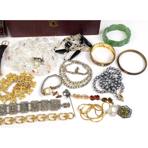 1624 - Antique and later jewellery, some silver, including earrings, brooches, necklaces and bracelets hous... 