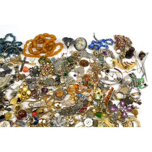 1616 - Vintage and later costume jewellery and wristwatches including brooches, necklaces, rings and cuffli... 