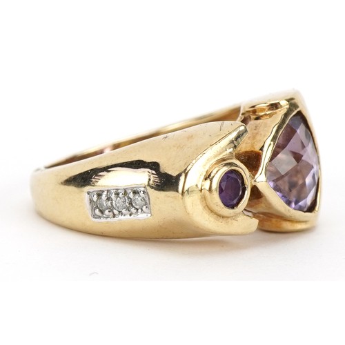 1028 - 9ct gold amethyst ring with diamond set shoulders, size T, 13.6g