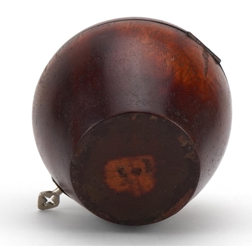 421 - George III style treen tea caddy in the form of an apple, 12.5cm high