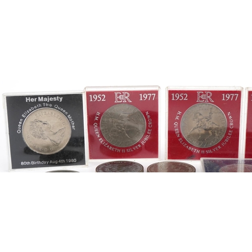 1940 - Collection of British commemorative crowns, some with cases including Elizabeth II Silver Jubilee an... 