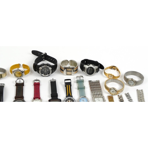 2639 - Vintage and later ladies and gentlemen's wristwatches including Casio, Seiko, Sekonda, Pulsar and Ci... 