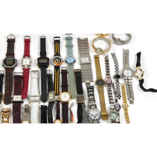 2639 - Vintage and later ladies and gentlemen's wristwatches including Casio, Seiko, Sekonda, Pulsar and Ci... 