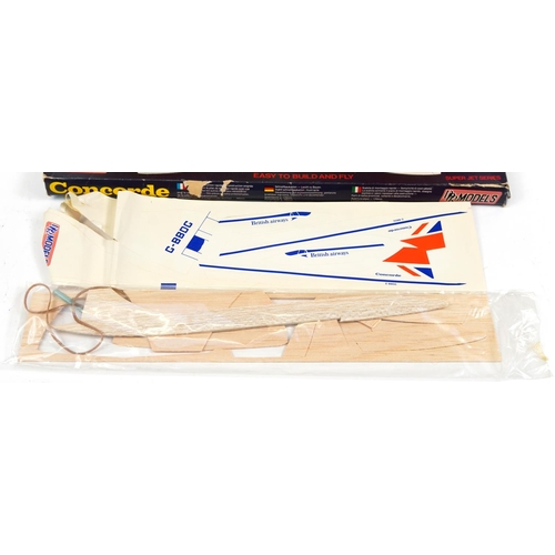 1463 - Concorde Easy Build aeroplane model and two vintage Super Spy catapult gliders