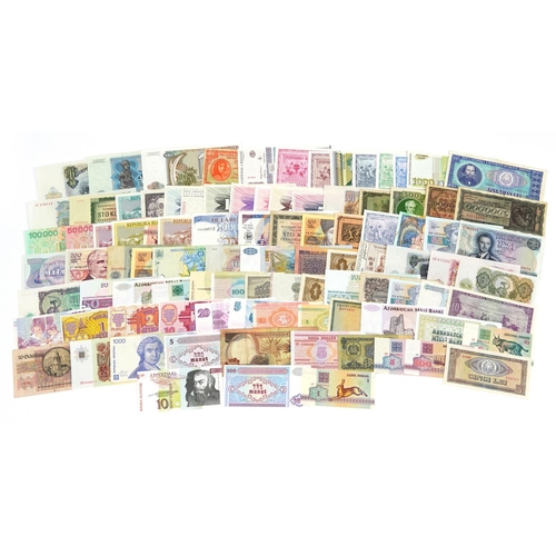 1946 - Collection of world banknotes including Russia, Spain and France