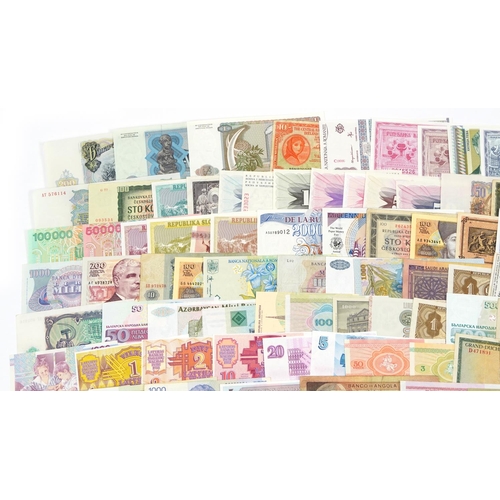 1946 - Collection of world banknotes including Russia, Spain and France