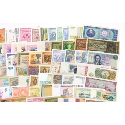 1946 - Collection of world banknotes including Russia, Spain and France