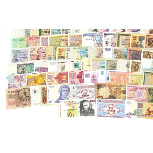 1946 - Collection of world banknotes including Russia, Spain and France