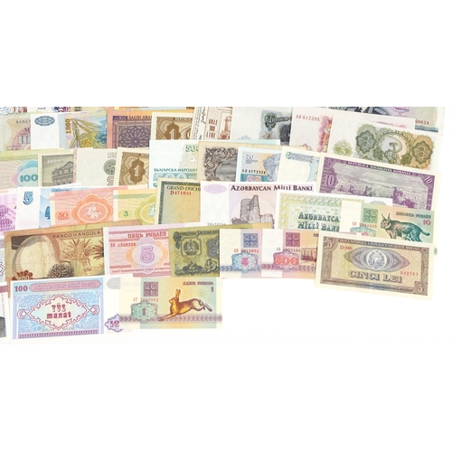 1946 - Collection of world banknotes including Russia, Spain and France