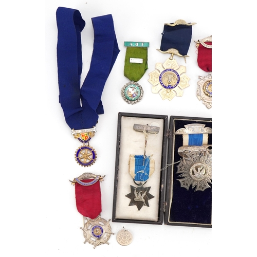 1947 - Collection of masonic and RAOB jewels, some silver and enamel including Independent Order of Oddfell... 