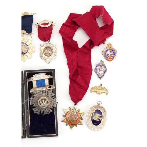 1947 - Collection of masonic and RAOB jewels, some silver and enamel including Independent Order of Oddfell... 