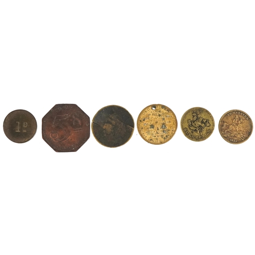 1917 - Six antique tokens and weights including one sovereign