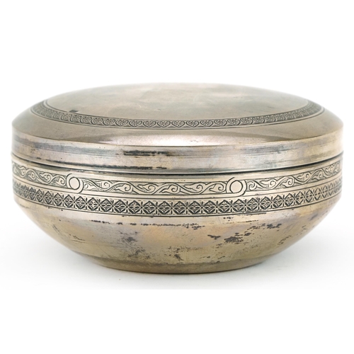 1879 - Circular Egyptian silver box and cover, 12cm in diameter, 236.8g