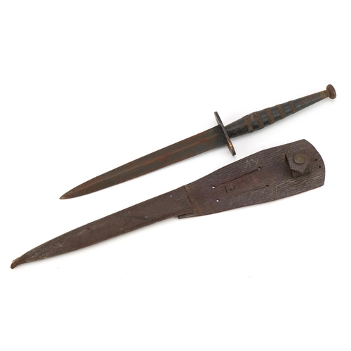 1776 - Military interest Fairburn Sykes fighting knife with leather sheath and steel blade, 31cm in length