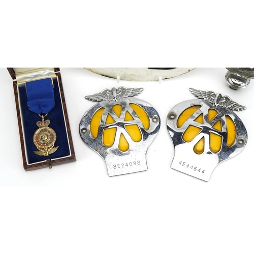 464 - Auto memorabilia comprising a silver gilt The Royal Automobile Club jewel with ribbon and box, two A... 