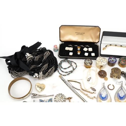 2640 - Vintage and later costume jewellery, some silver including necklaces, rings, brooches and bracelets