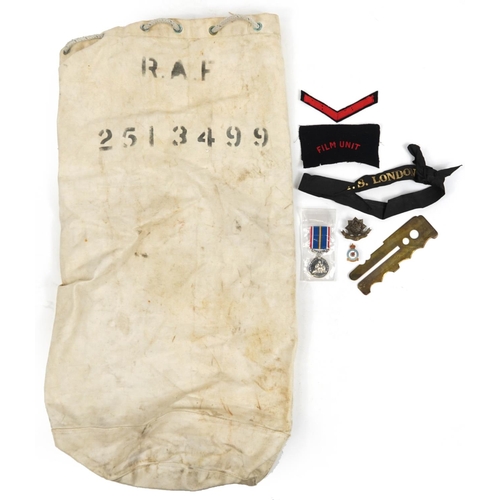 1796 - Militaria including an RAF kit bag, National Service medal awarded to 2513499LACWALLISDA1951-1953R.A... 