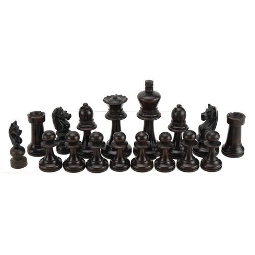 1401 - Boxwood and ebonised Staunton pattern chess set with wooden case, the largest pieces each 8.5cm high