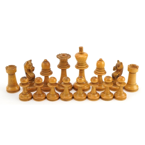 1401 - Boxwood and ebonised Staunton pattern chess set with wooden case, the largest pieces each 8.5cm high