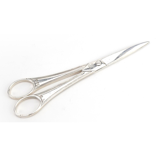 1825 - Thomas Phipps & Edward Robinson, pair of George III silver scissors, 1810, 17.5cm in length, 85.3g