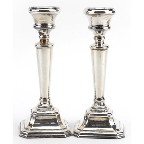 1815 - John Bull Ltd, matched pair of Elizabeth II silver square base candlesticks, Birmingham 1997 and 200... 