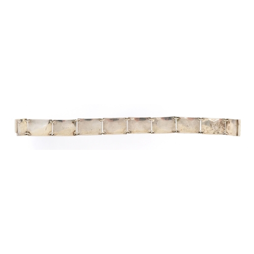 2578 - Thai unmarked silver niello work bracelet, 17cm in length, 15.8g