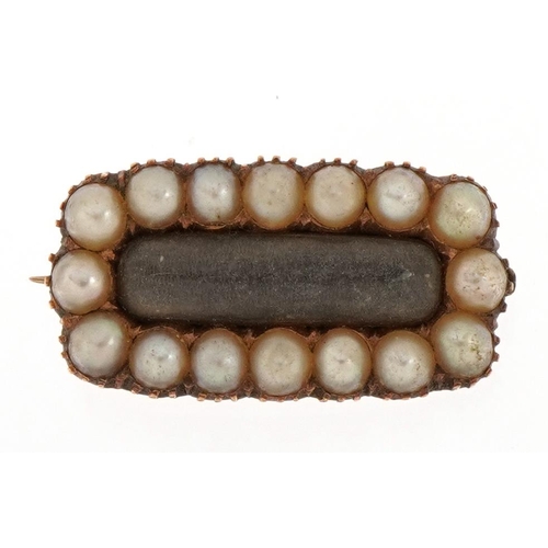 2111 - Antique yellow metal seed pearl and hairwork mourning brooch with safety chain, 2.4cm wide, 4.1g