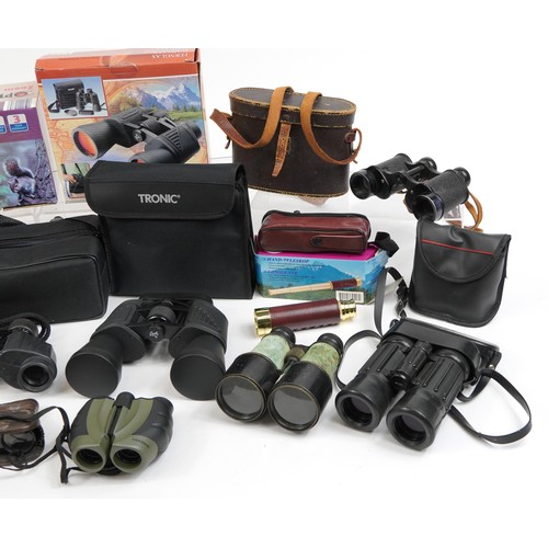 Collection of vintage and later binoculars and scopes including The