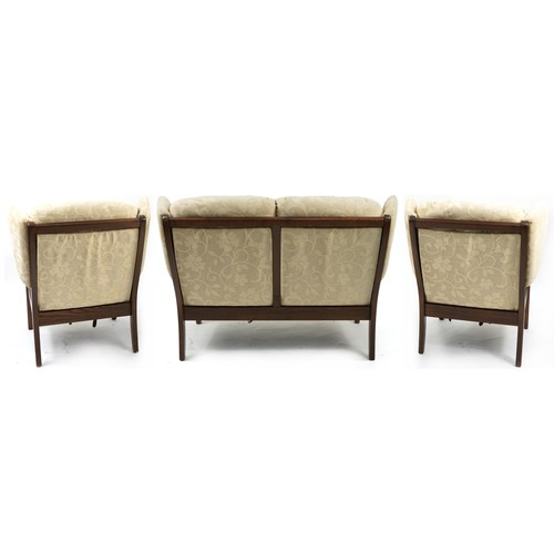 840 - Wooden framed cream upholstered two seater settee and two matching armchairs, the settee 97cm high x... 