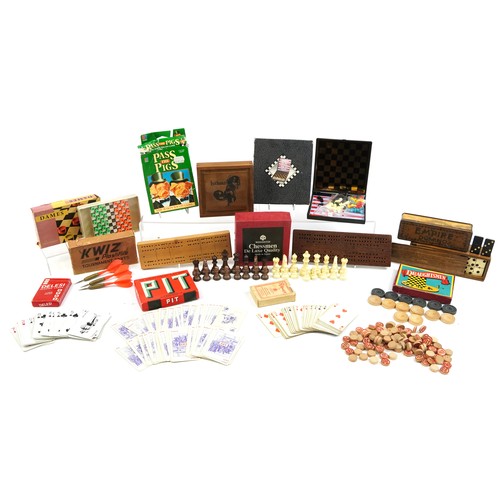 1433 - Selection of vintage games including wooden boxed bone Dominoes, Draughts, Chess, darts and cards