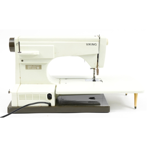 1140 - Husqvarna Viking electric sewing machine with case, model 5530