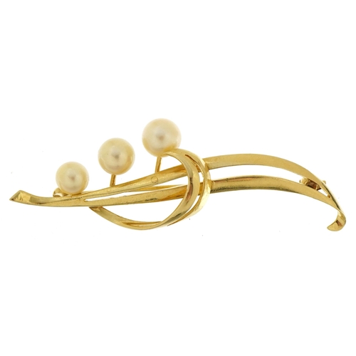 2096 - Mikimoto 14k gold cultured pearl floral spray brooch, 5.5cm wide, 4.8g