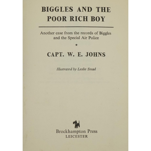 619 - Three vintage Biggles hardback books including Biggles & The Rich Poor Boy and Pioneer Air Fighter, ... 