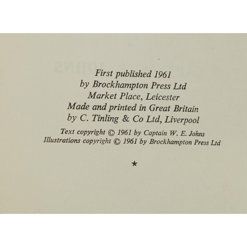 619 - Three vintage Biggles hardback books including Biggles & The Rich Poor Boy and Pioneer Air Fighter, ... 