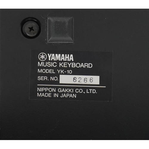 1215 - Yamaha Music Keyboard YK-10