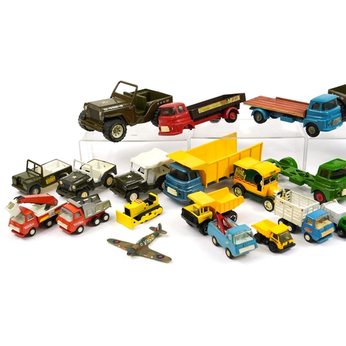 467 - Collection of vintage and later diecast and tinplate vehicles including Tonka and Tri-ang, the large... 