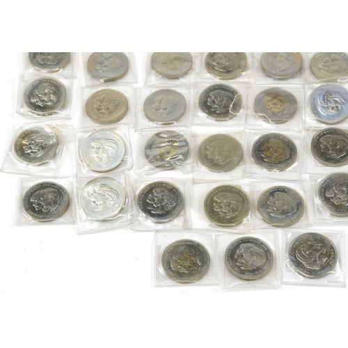 565 - Large collection of 1981 Prince of Wales and Lady Diana Spencer commemorative crowns