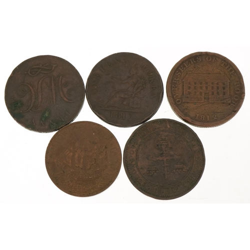 553 - Four early 19th century penny tokens and an Edward Prince of Wales Cape Town medal