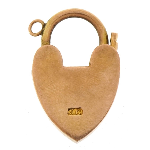 2238 - 9ct gold love heart padlock, 2.2cm high, 2.6g