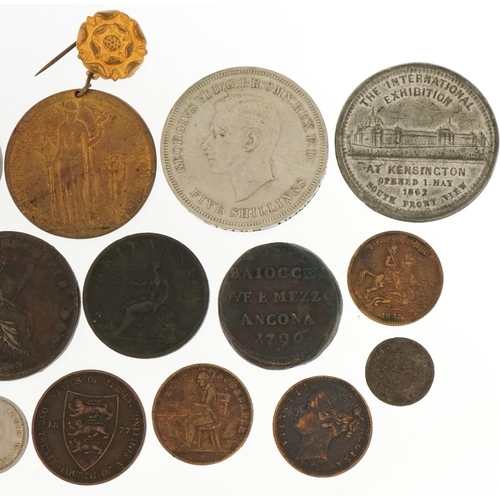 532 - Early 19th century and later British and World coinage, medals and medallions including The Internat... 