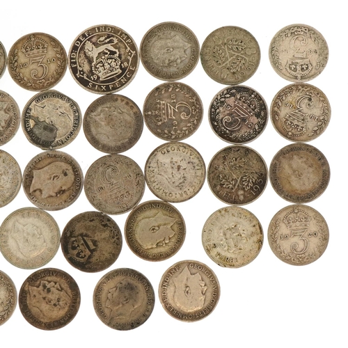 522 - British pre decimal pre 1947 threepences and a sixpence, 55.0g