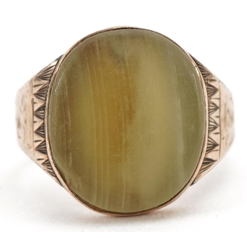 2004 - Antique rose gold green onyx signet ring with engraved shoulders, possibly Georgian, the onyx approx... 