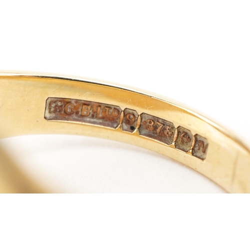 2080 - 9ct gold signet ring housed in a William Bruford & Son tooled leather box, size R, 6.7g