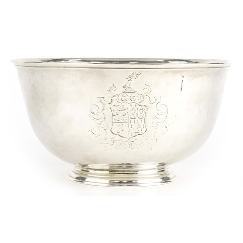 2666 - Thomas Walker, second quarter 18th century Irish silver footed bowl engraved with a heraldic crest, ... 