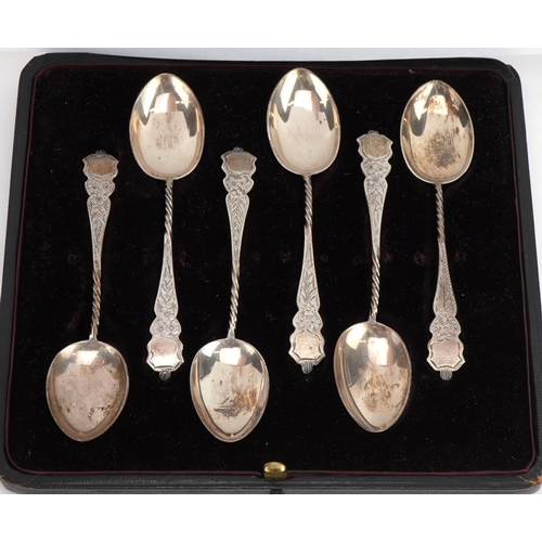 2783 - Edwardian cased set of silver teaspoons with shield shaped engraved terminals, Birmingham 1905, 10.5... 